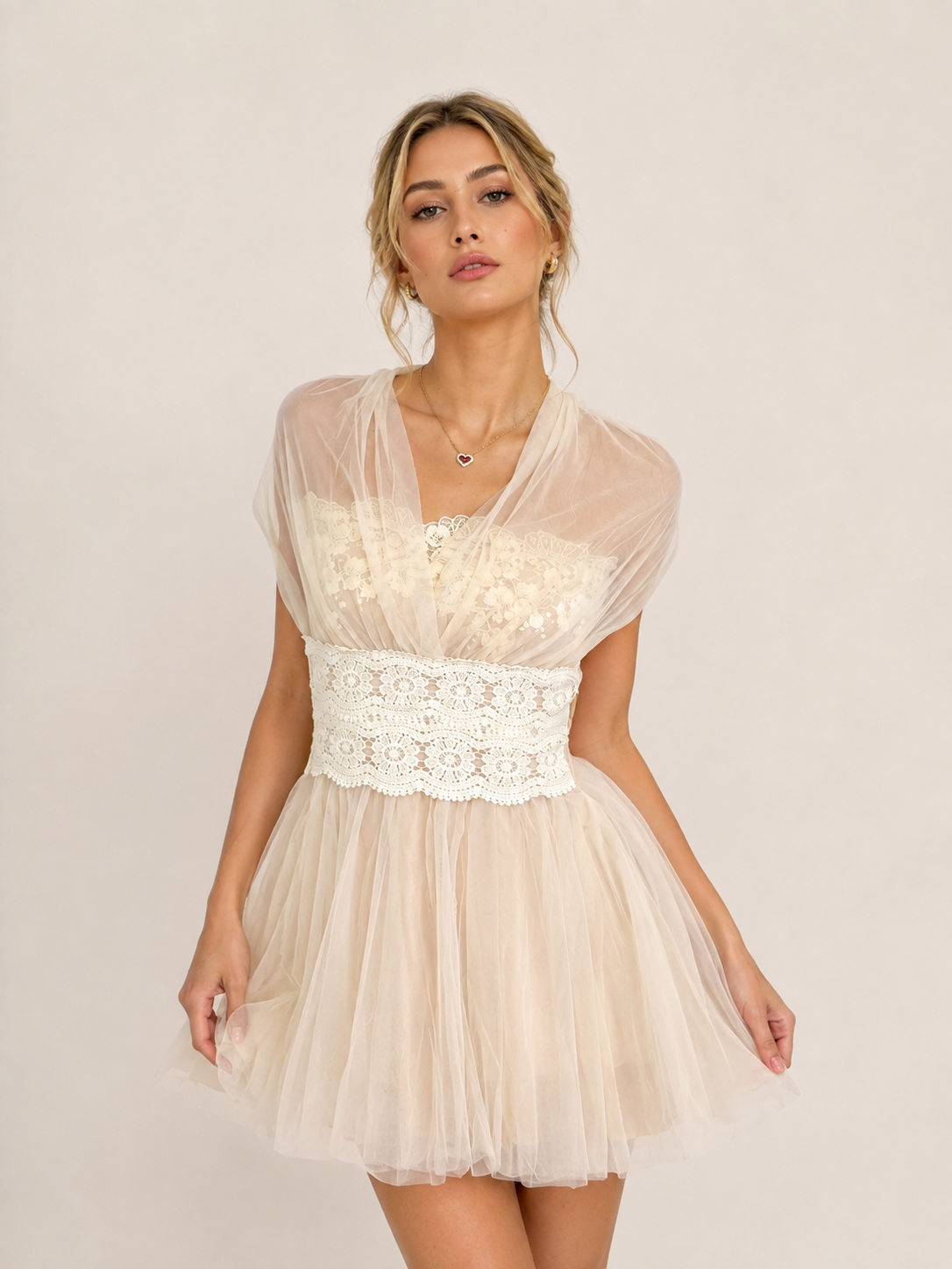 French pink lace mesh neck hanging dress for women in summer, stunning beauty with a cinched waist and fluffy birthday short skirt
